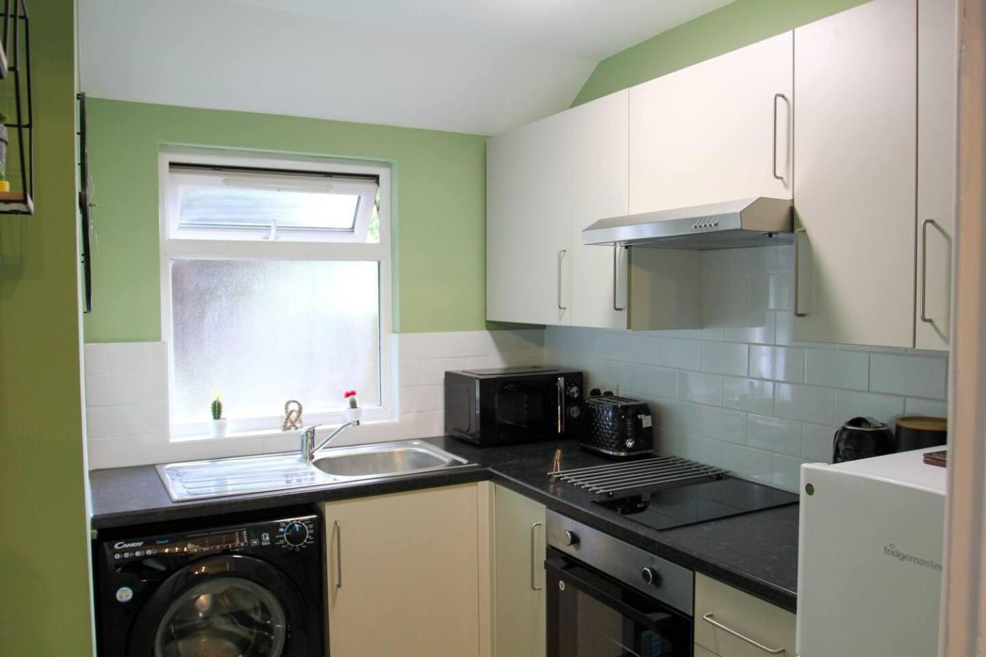 Studio-Sleeps 4-10 Min H Potter-17 Min London Watford  Extérieur photo